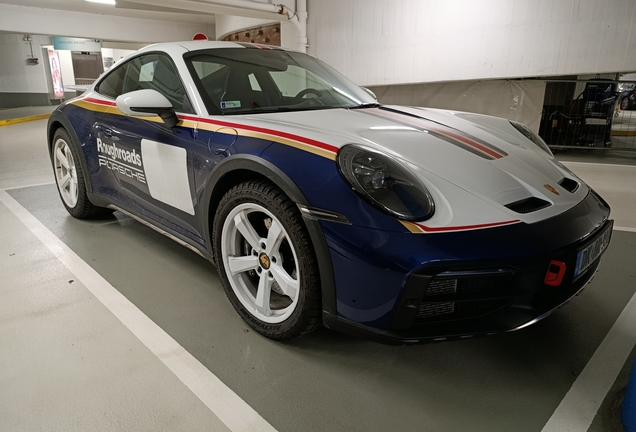 Porsche 992 Dakar
