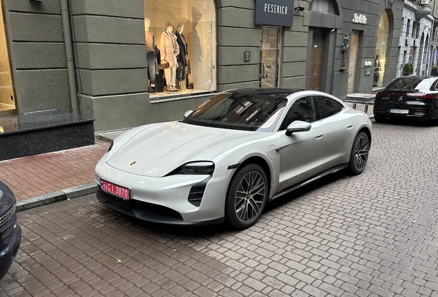 Porsche Taycan GTS