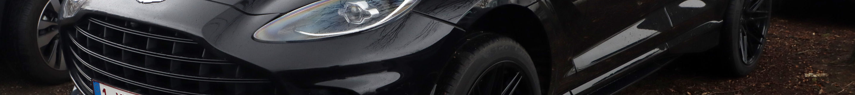 Aston Martin DBX707