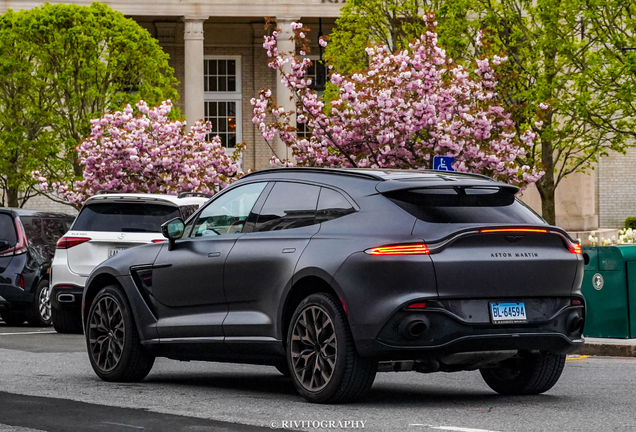 Aston Martin DBX