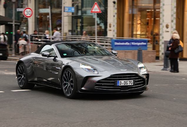Aston Martin V8 Vantage Roadster 2025