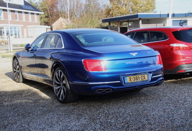 Bentley Flying Spur Hybrid Azure