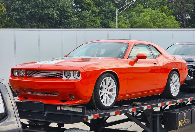 Dodge Challenger SRT-8 Hennessey HPE700