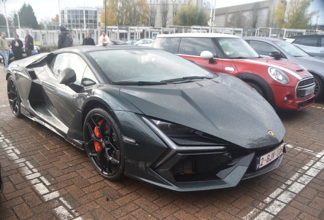 Lamborghini Revuelto