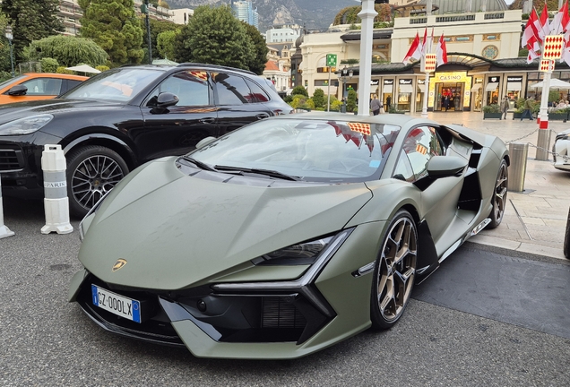 Lamborghini Revuelto