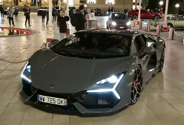 Lamborghini Revuelto
