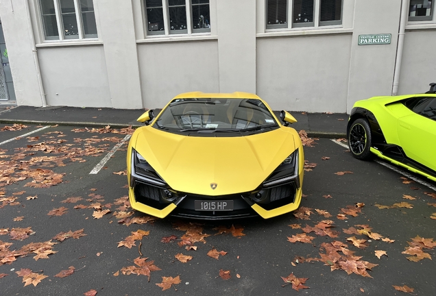 Lamborghini Revuelto