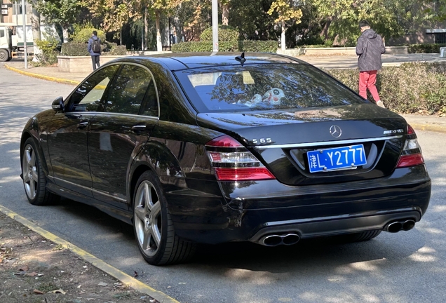 Mercedes-Benz S 65 AMG V221