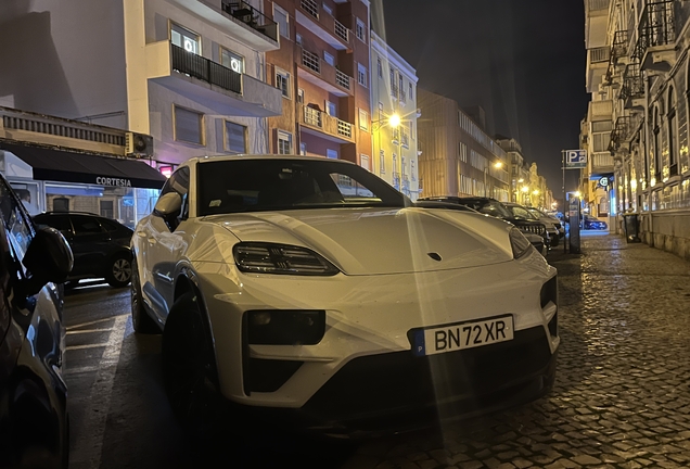 Porsche Macan EV Turbo