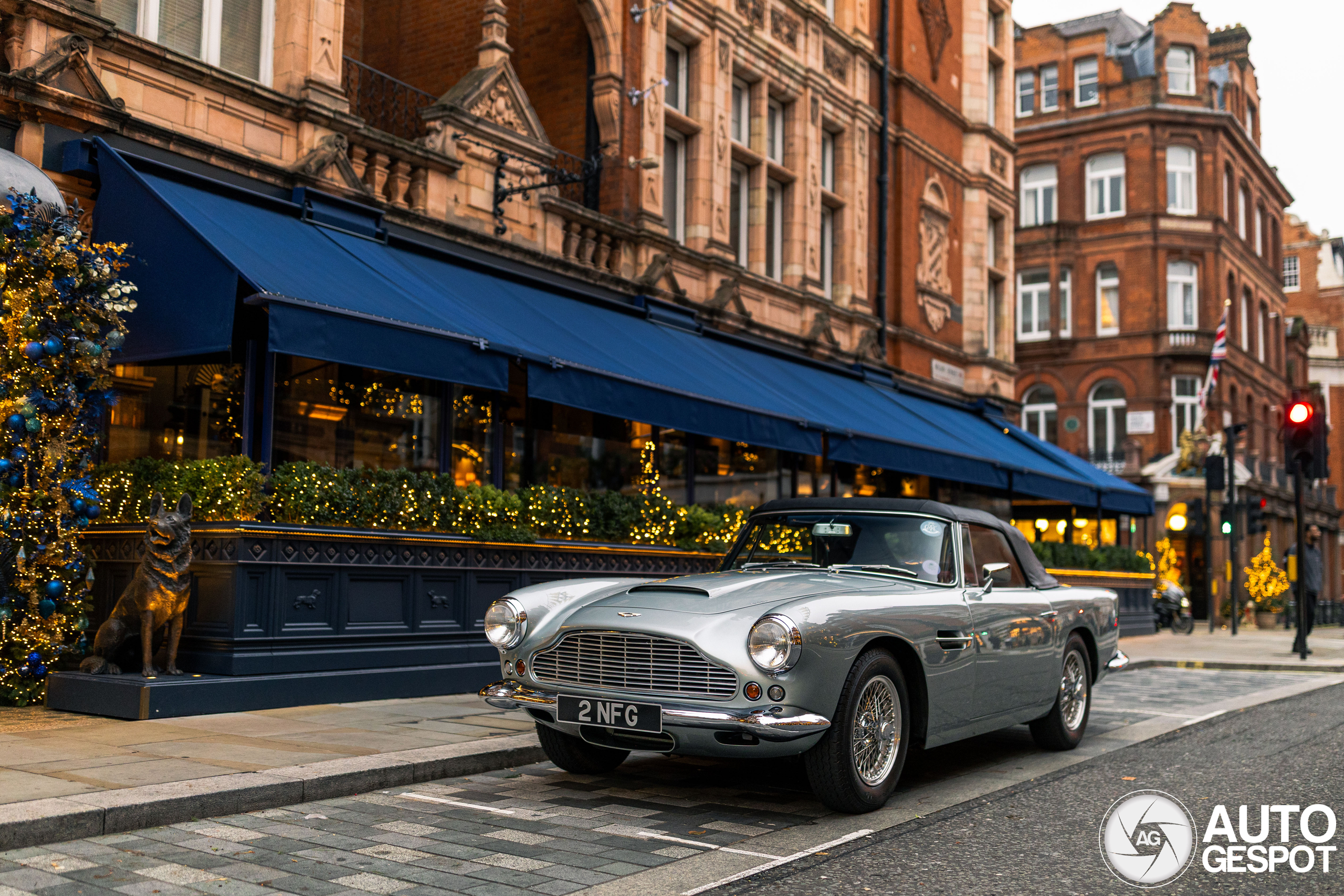 Aston Martin DB4 Convertible