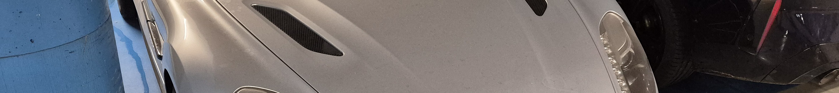 Aston Martin Vanquish Volante