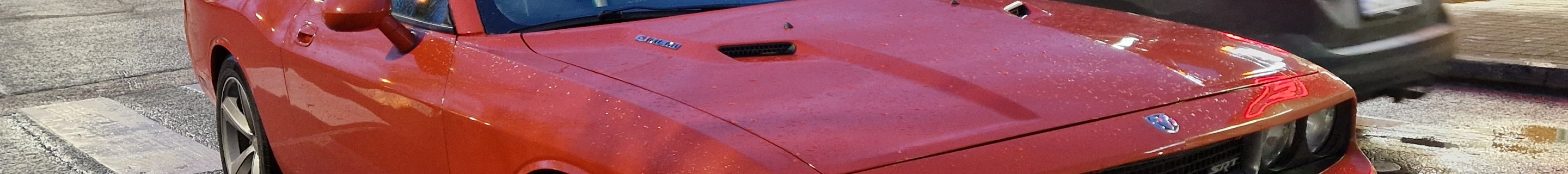 Dodge Challenger SRT-8