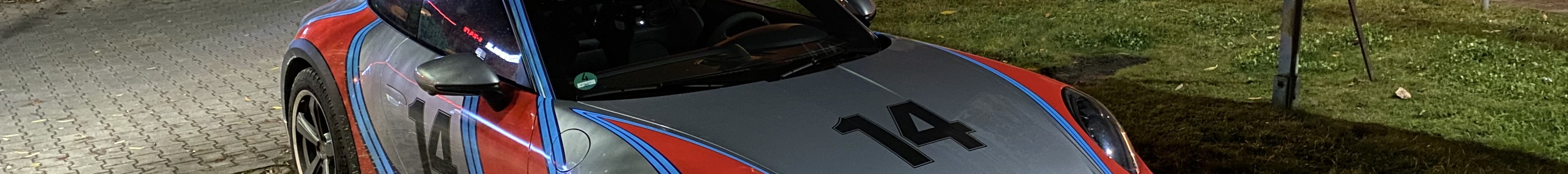 Porsche 992 Dakar