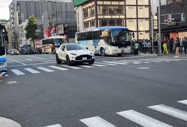 Aston Martin DBX707