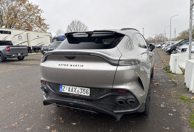 Aston Martin DBX707