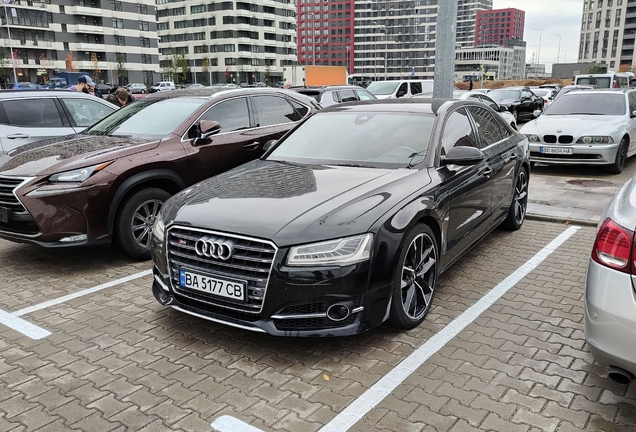 Audi S8 D4