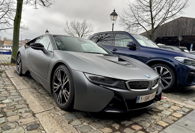 BMW i8