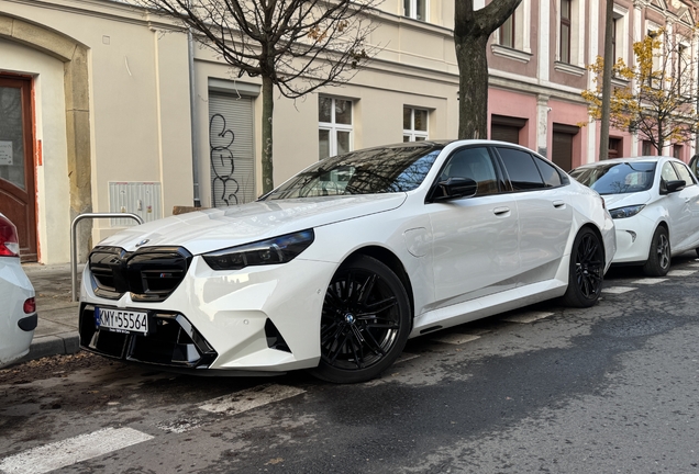BMW M5 G90