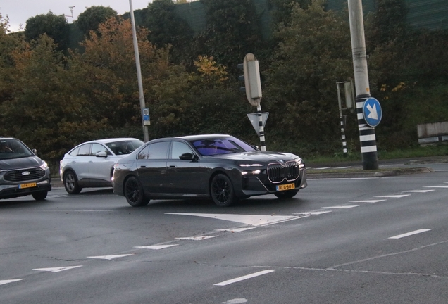 BMW M760e xDrive