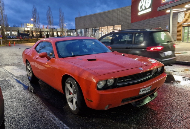Dodge Challenger SRT-8