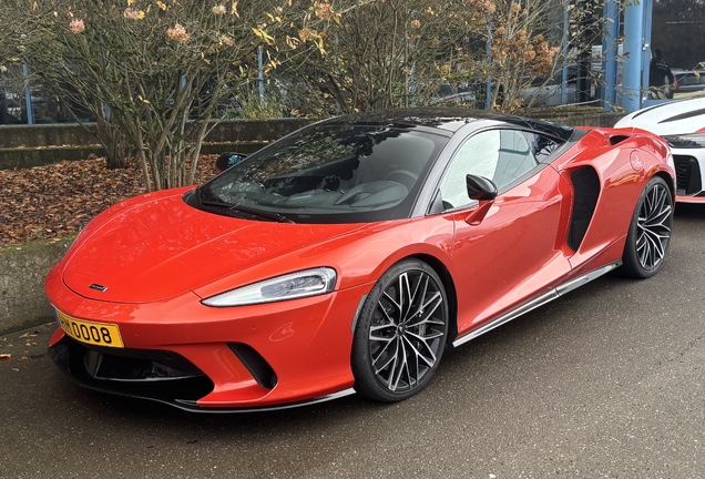 McLaren GT