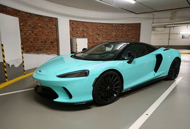 McLaren GT