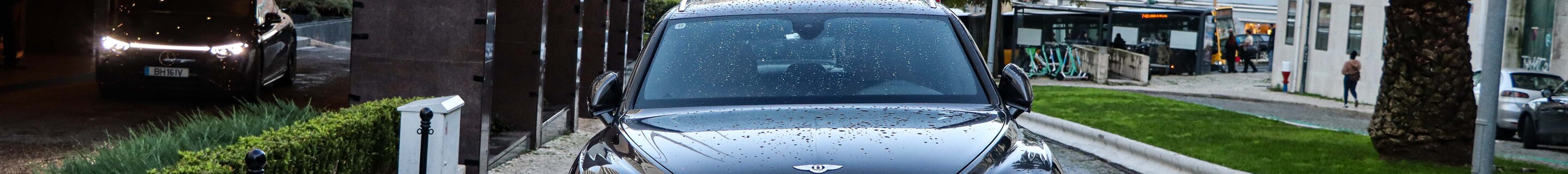 Bentley Bentayga V8 2021