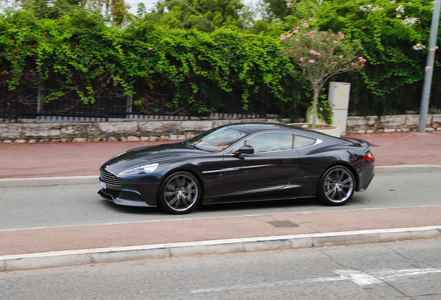 Aston Martin Vanquish 2013