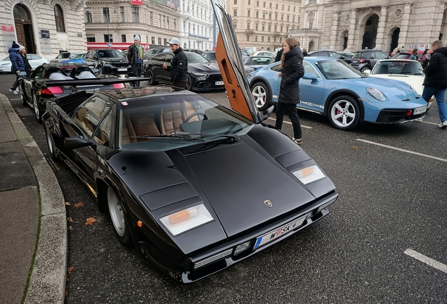 Lamborghini Countach LP400 S