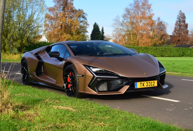 Lamborghini Revuelto