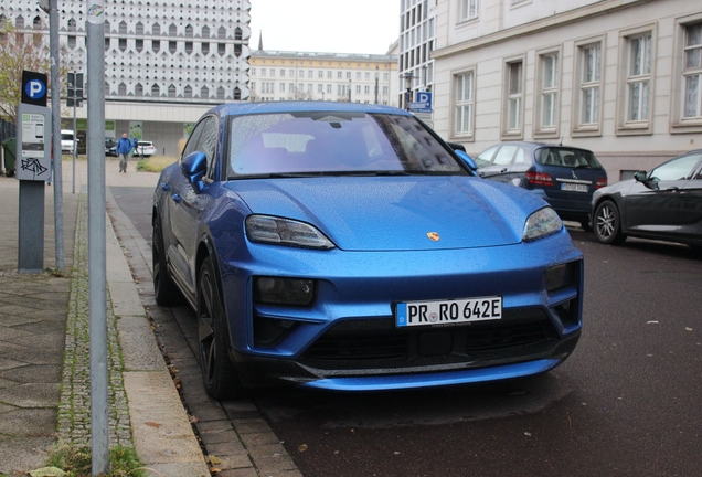 Porsche Macan EV Turbo