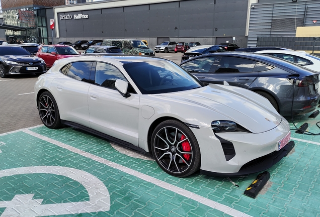 Porsche Taycan GTS Sport Turismo