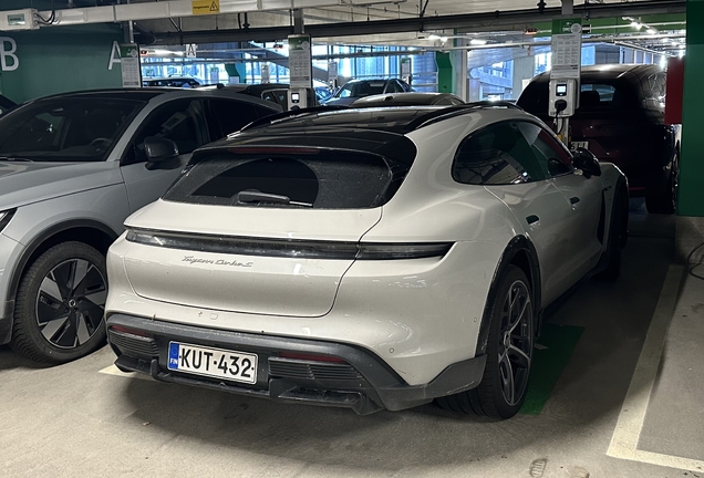 Porsche Taycan Turbo S Cross Turismo