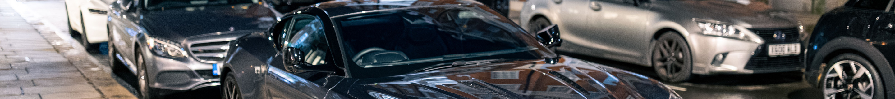 Aston Martin DB12