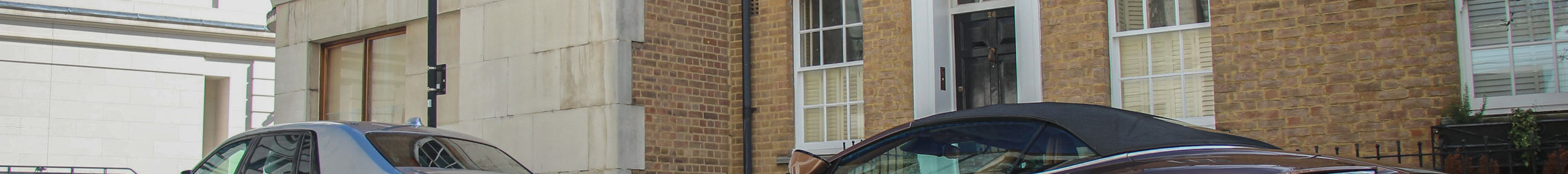 Aston Martin DB12 Volante