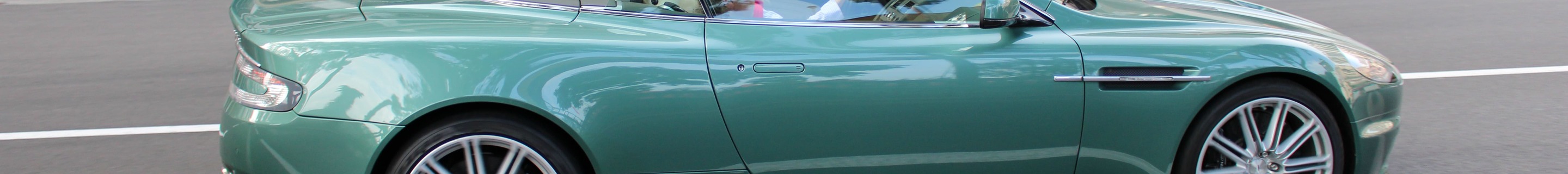 Aston Martin DBS Volante