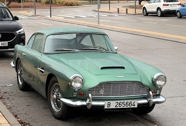 Aston Martin DB4 Superleggera