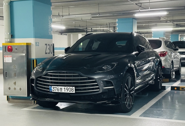 Aston Martin DBX707