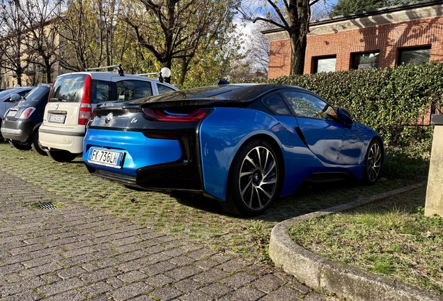 BMW i8