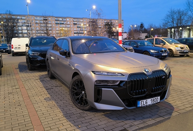 BMW M760e xDrive
