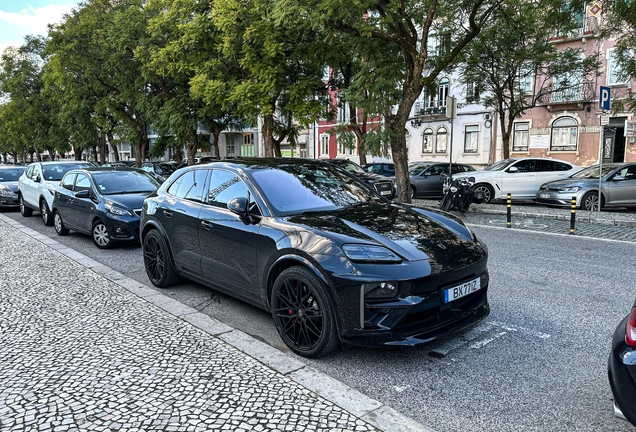Porsche Macan EV Turbo