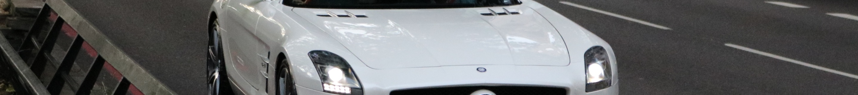 Mercedes-Benz SLS AMG