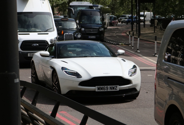 Aston Martin DB11 V8