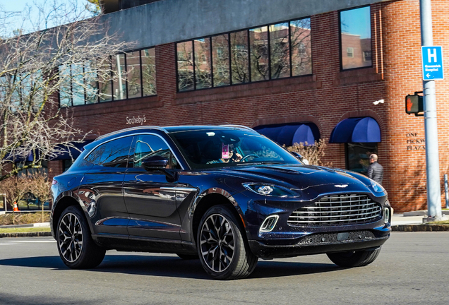Aston Martin DBX