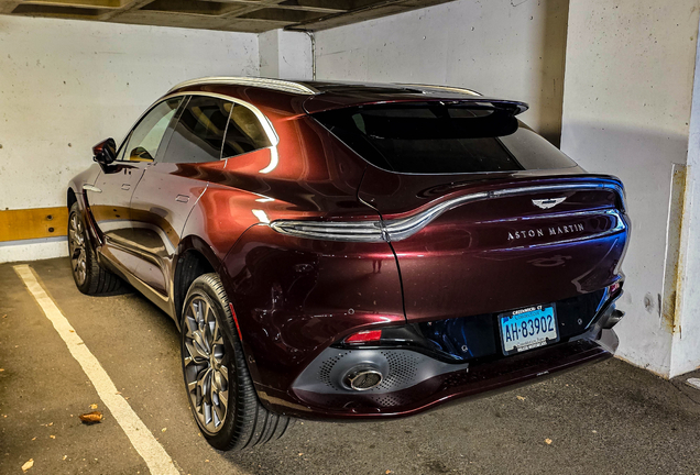 Aston Martin DBX