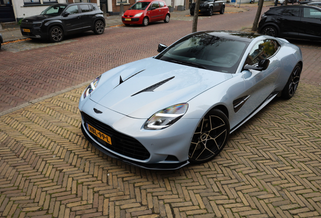 Aston Martin Vanquish 2025