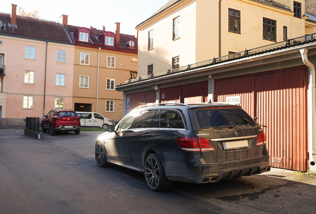 Mercedes-Benz Brabus 850 Biturbo Estate S212