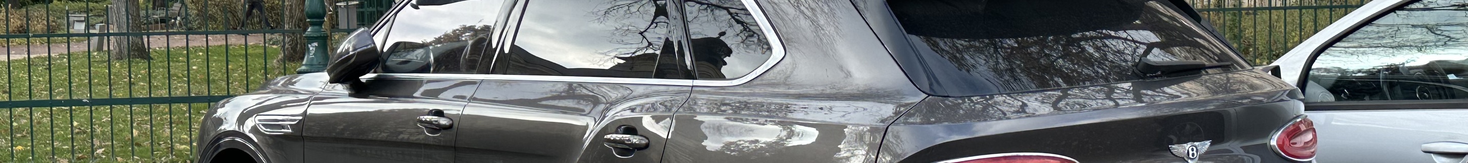 Bentley Bentayga Azure