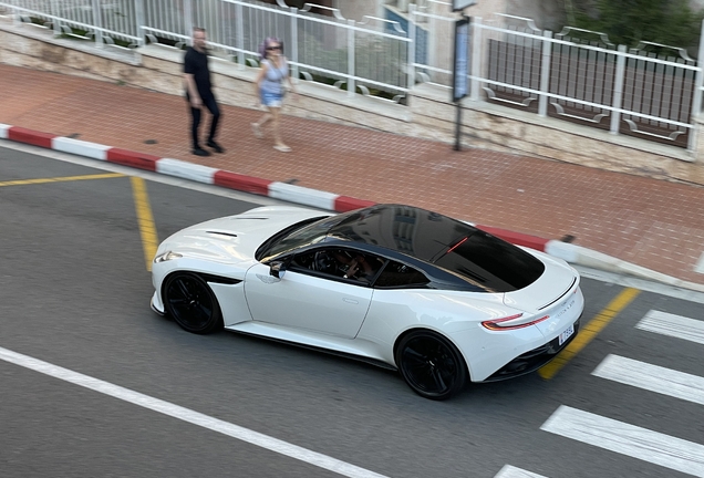 Aston Martin DB12