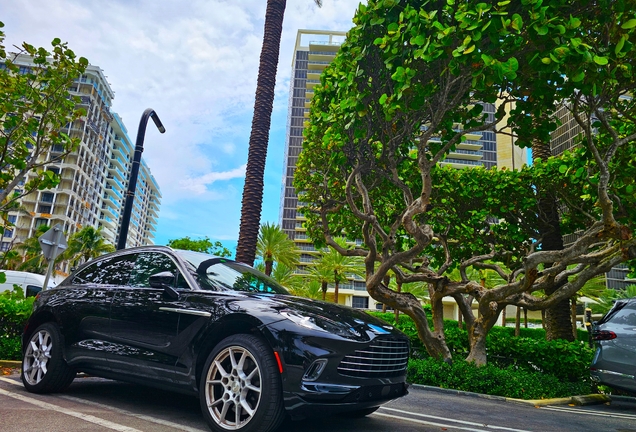 Aston Martin DBX